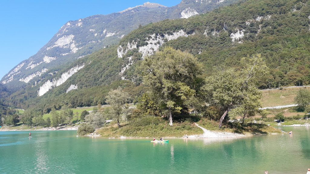 Isolotto nel lago di Ledro, Trentino Alto Adige